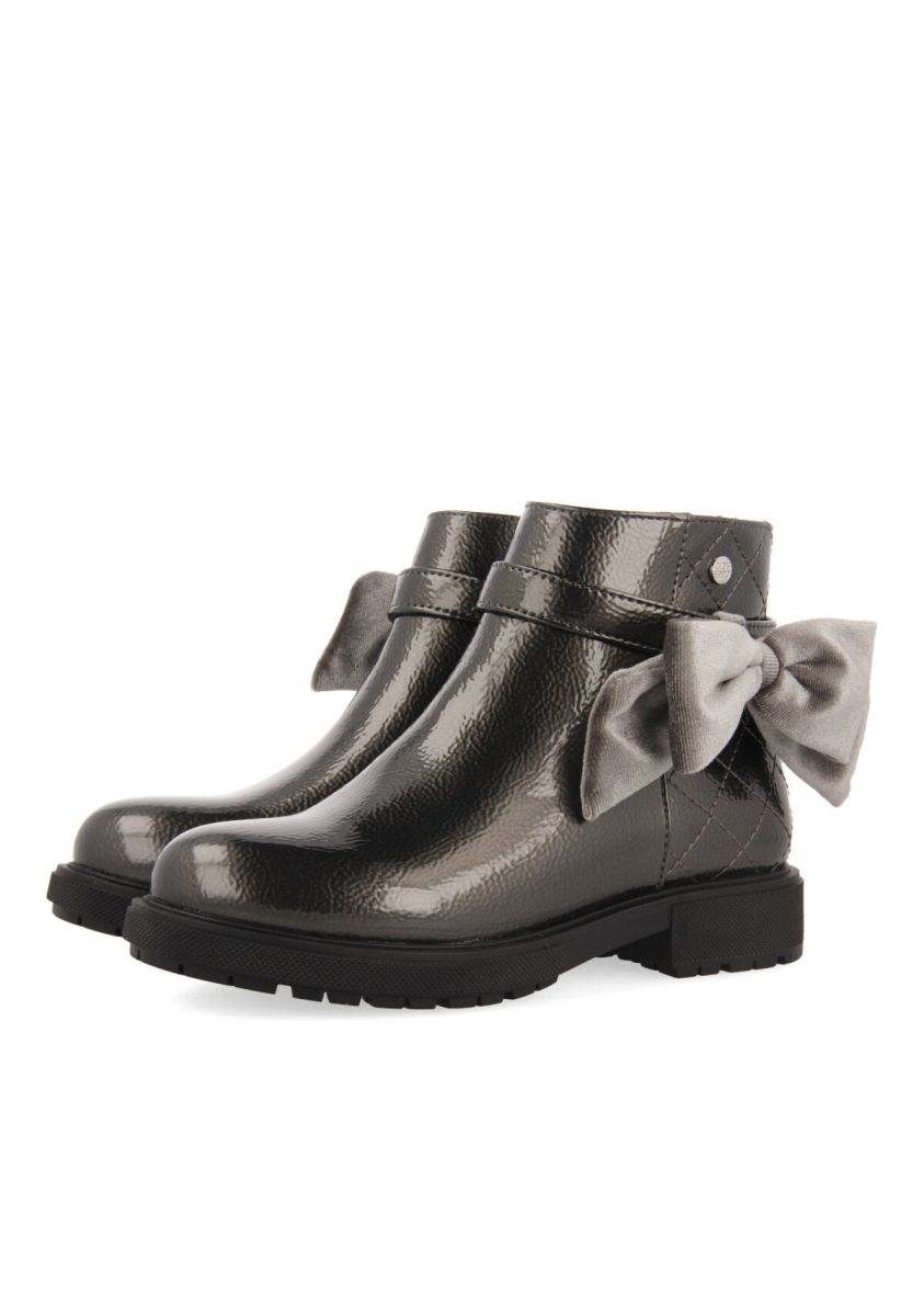 BOTINES GRISES ACHAROLADO CON LAZO PARA NIÃA WEBUYE - GRIS