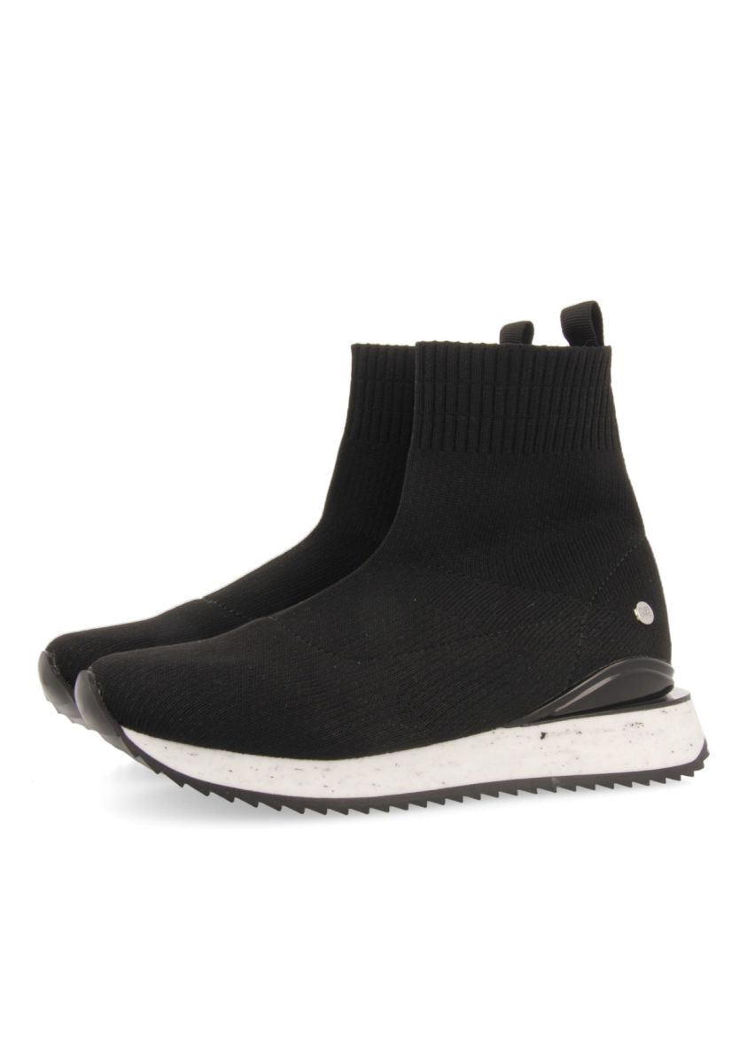 12145-sneakers-tipo-calcet-n-en-negro-para-ni-a-nidderau-negro-1.jpg