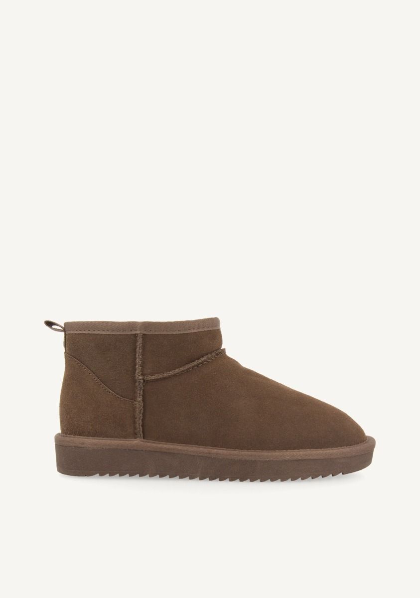 BOTAS AUSTRALIANAS COLOR TAUPE DE CAÃA BAJA PARA MUJER BEREK - TAUPE