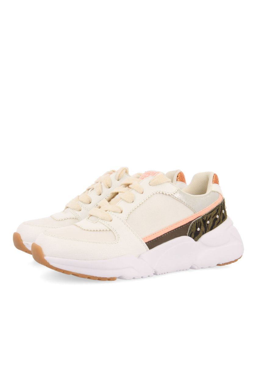 SNEAKERS BLANCAS CON DETALLES EN ANIMAL PRINT CAQUI Y CORDONES DE ALGODÃN ORGÃNICO UVALDE - BLANCO