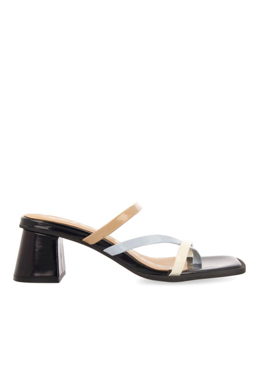 SANDALIAS ACHAROLADAS EN COLOR NEGRO PARA MUJER IVATE - NEGRO