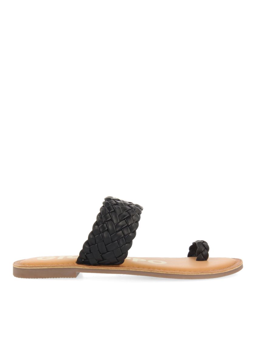SANDALIA EN COLOR NEGRO CON TIRAS TRENZADAS PARA MUJER TIBAGI - NEGRO 1 13385-sandalia-en-color-negro-con-tiras-trenzadas-para-mujer-tibagi-negro-1.jpg