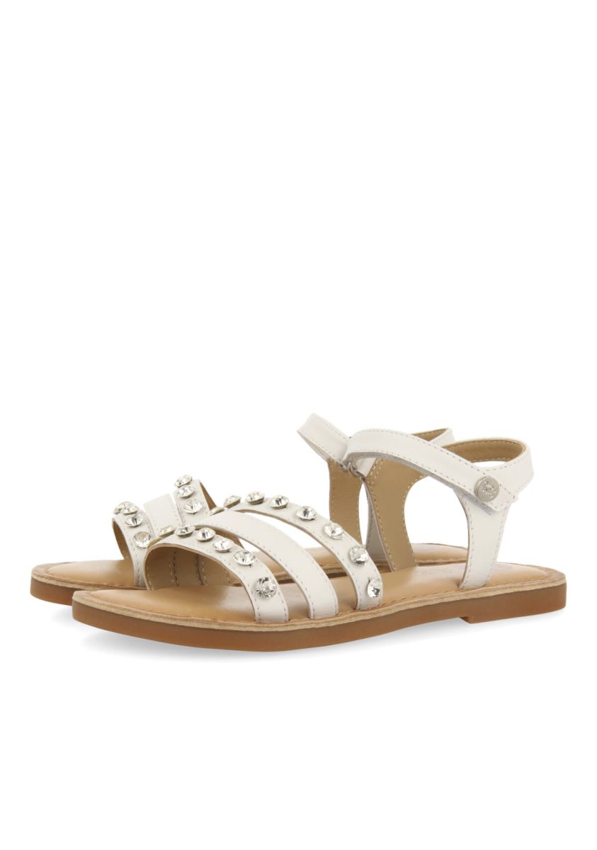 SANDALIAS BLANCAS DE PIEL CON TIRAS Y ADORNOS DE MAXI CRISTALES PARA NIÃA DINGLI - BLANCO 1 13682-sandalias-blancas-de-piel-con-tiras-y-adornos-de-maxi-cristales-para-ni-a-dingli-blanco-1.jpg