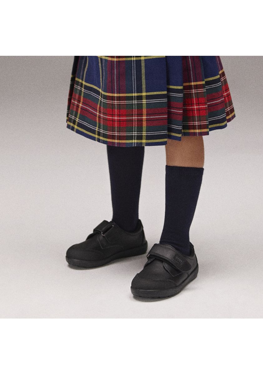 14302-zapatos-colegiales-de-piel-en-negro-beta-negro-1.jpg
