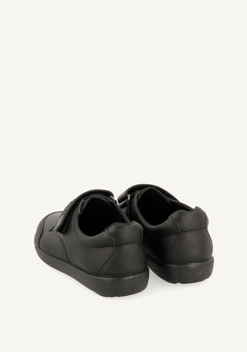 14302-zapatos-colegiales-de-piel-en-negro-beta-negro-1.jpg