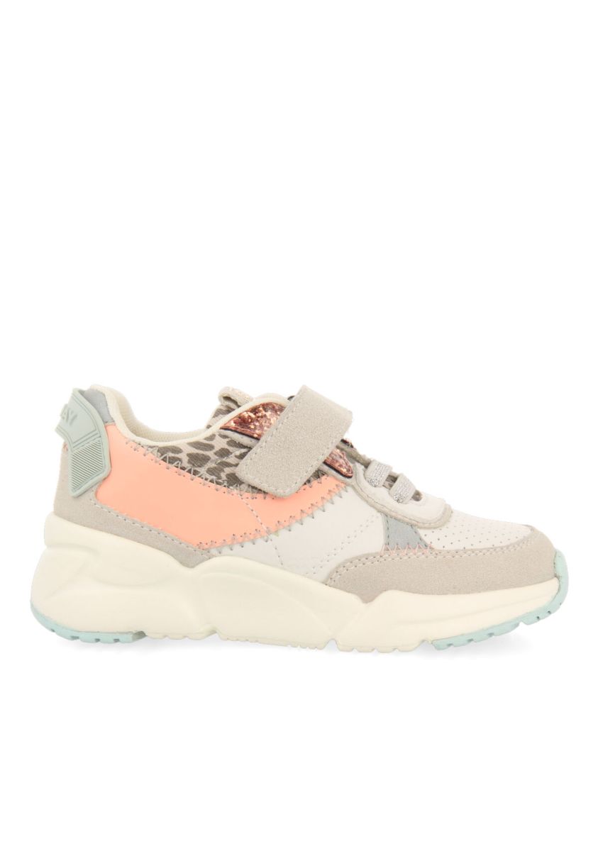 Sneakers blancas con suela tipo retro para niña edeia - BLANCO 1 15890-sneakers-blancas-con-suela-tipo-retro-para-ni-a-edeia-blanco-1.jpg