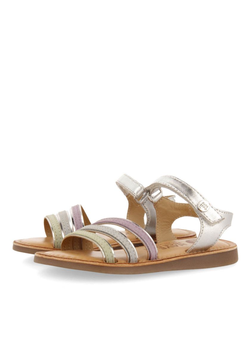 Sandalias con vivos metalizados en color plata para niÃ±a angeja - PLATA