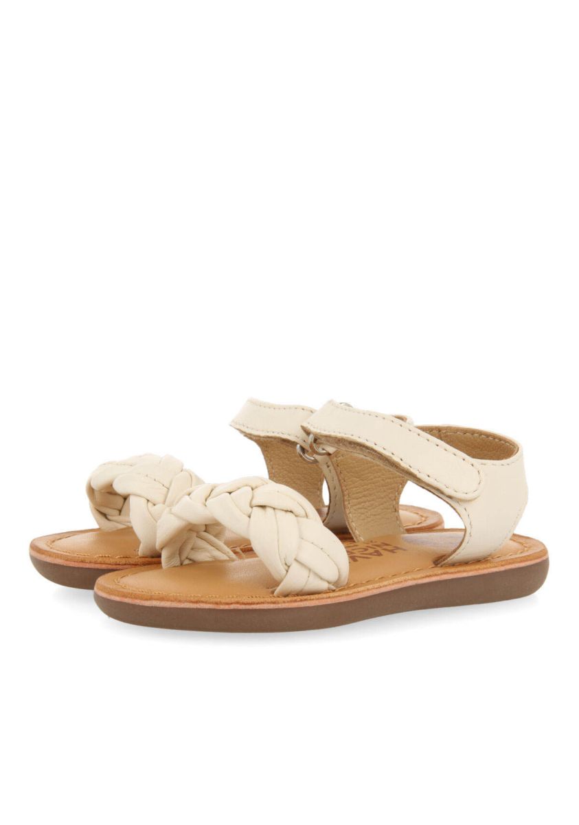 16820-sandalias-de-piel-en-color-off-white-con-trenza-para-ni-a-ennery-off-white-1.jpg