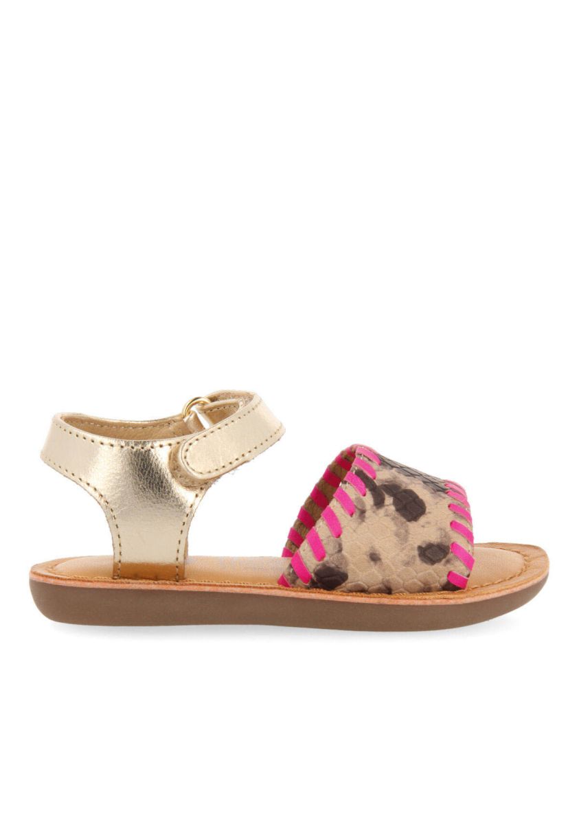 16924-sandalias-con-detalles-en-fl-or-fucsia-y-animal-print-para-ni-a-elanora-fuxia-1.jpg