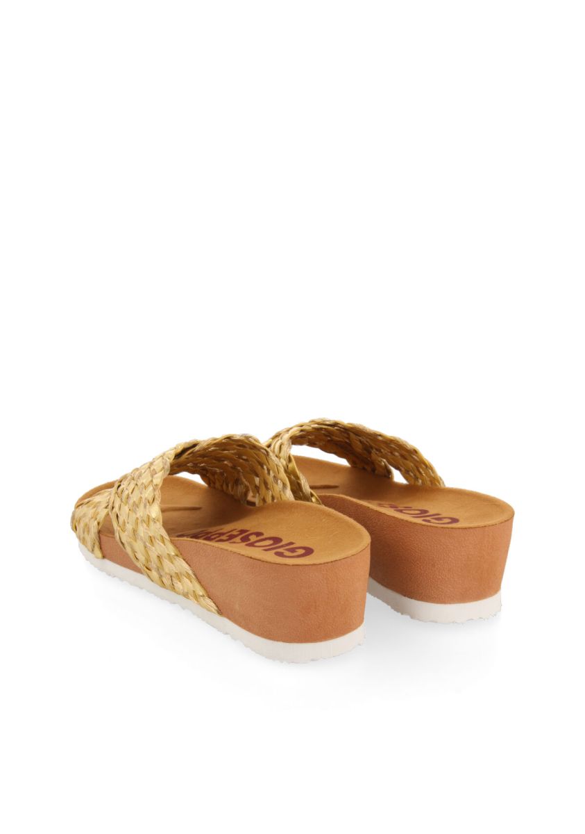 17689-chanclas-con-cu-a-estilo-bio-con-tiras-en-trenzado-dorado-para-mujer-turiacu-oro-1.jpg