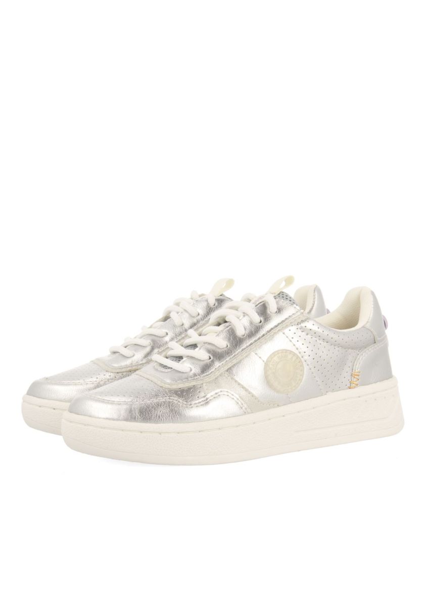 SNEAKERS PLATEADAS CON PICADOS ESTILO RETRO PARA NIÃA Y NIÃO CARRICK - PLATA