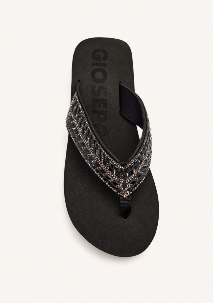 SANDALIAS NEGRAS CON CUÃA Y PEDRERÃA PARA MUJER DEVICES - NEGRO