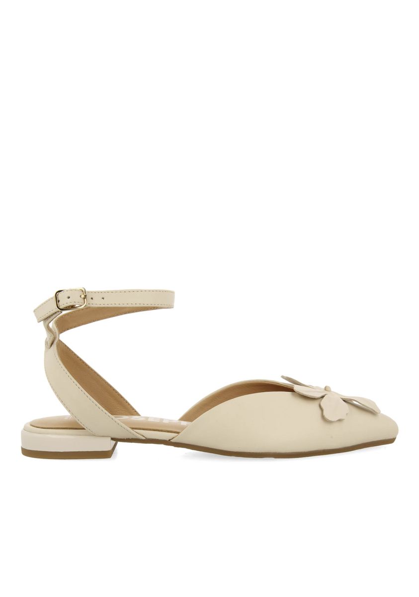 BAILARINAS DE PIEL OFF-WHITE DESTALONADAS CON DETALLE DE FLOR PARA MUJER HOWEY - OFF-WHITE