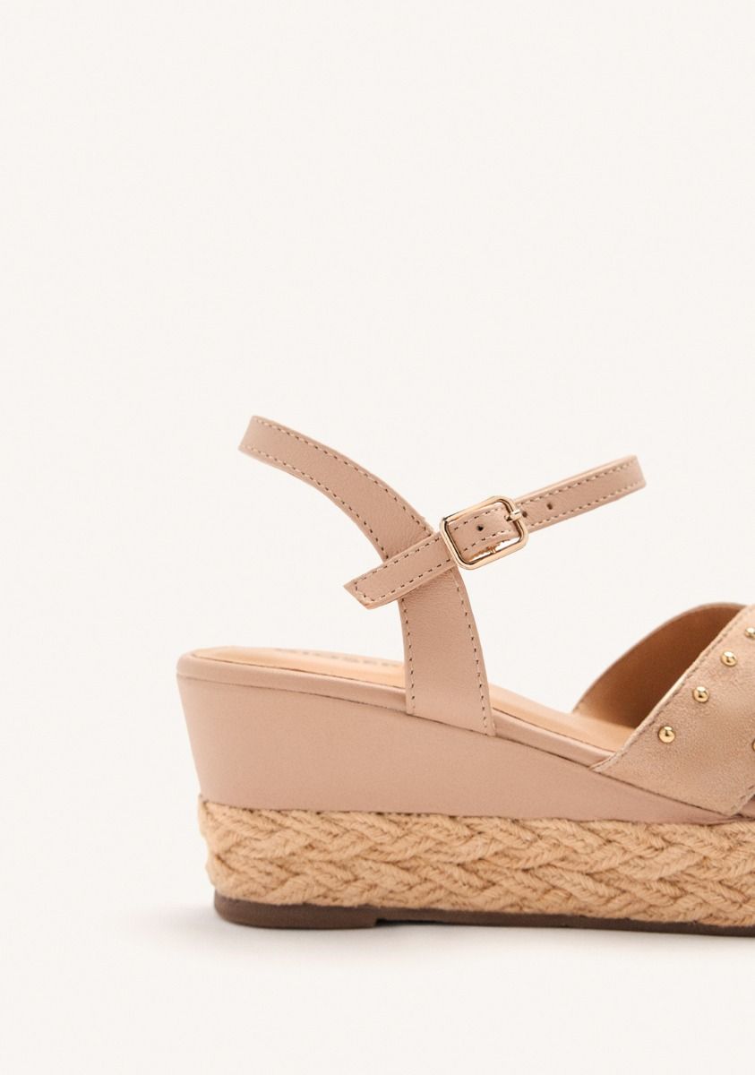 4826-sandalias-piel-y-cu-a-rafia-gilsum-nude-1.jpg