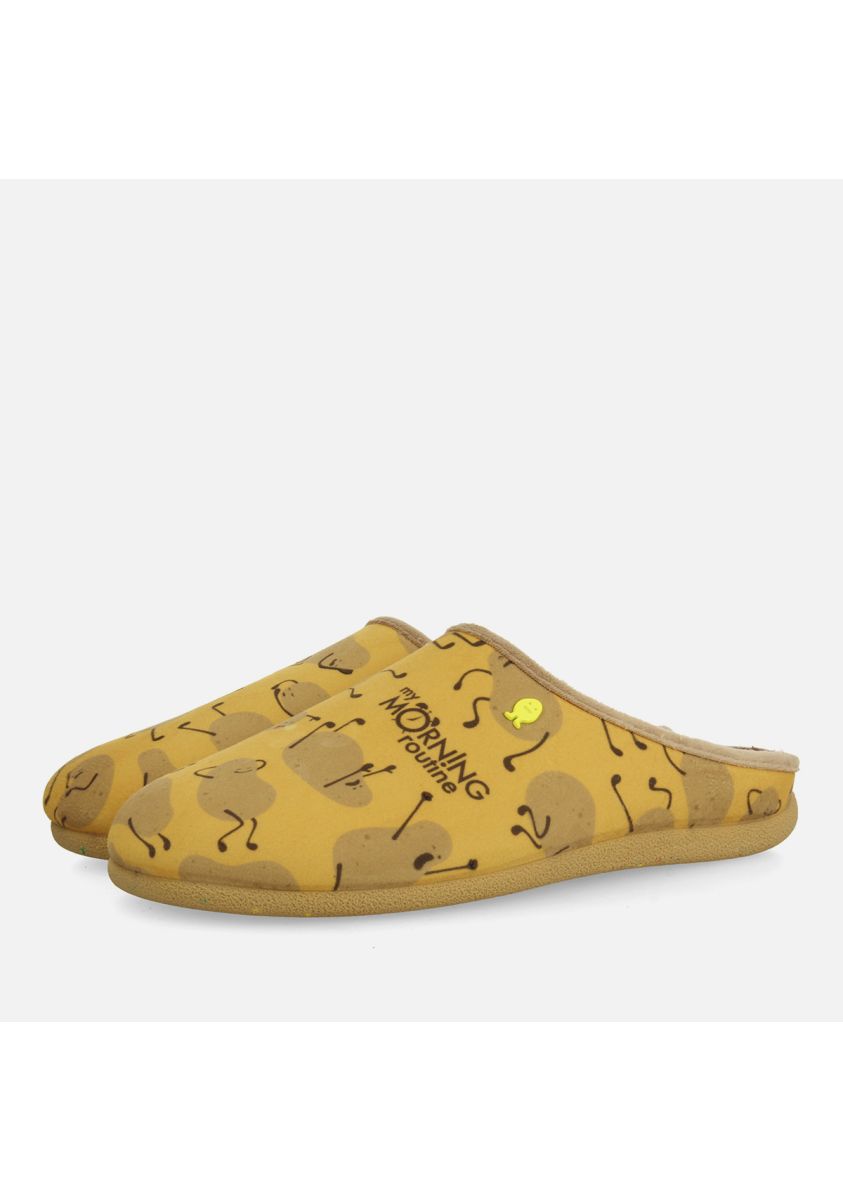 9466-zapatillas-de-casa-estampado-rodman-mostaza-1.jpg